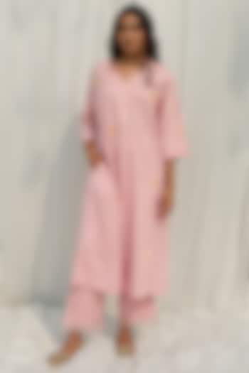 Pink Cotton Hand Embroidered Kurta Set by AYAKA at Pernia's Pop Up Shop