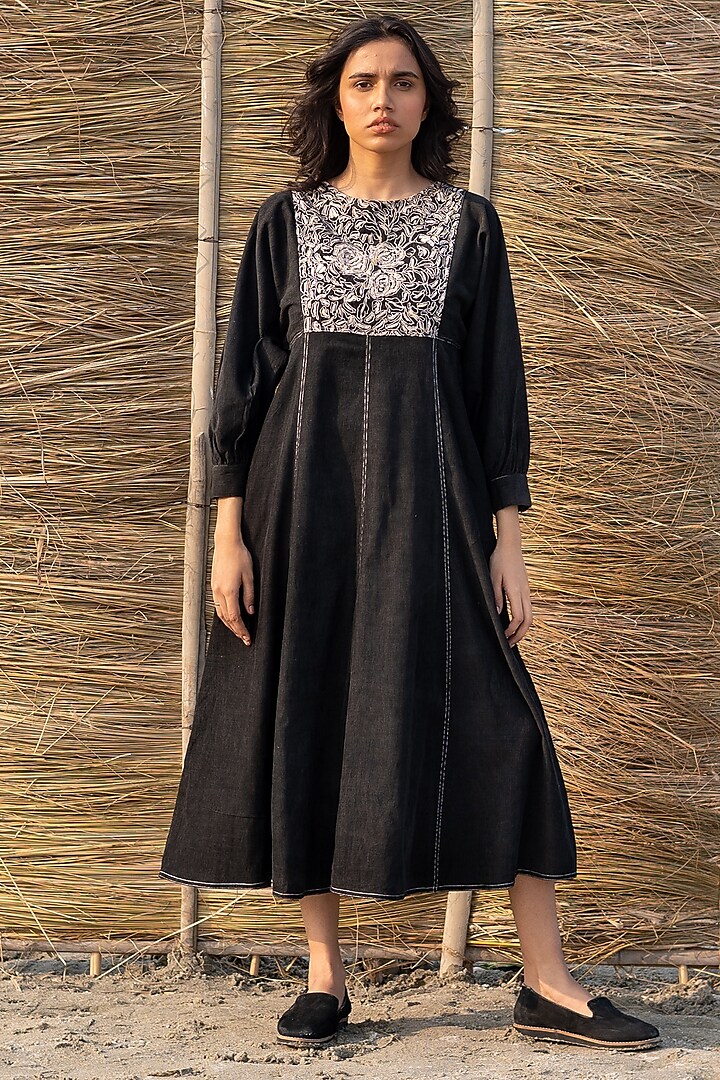 Black Corduroy Hand Embroidered Paneled Dress by AYAKA