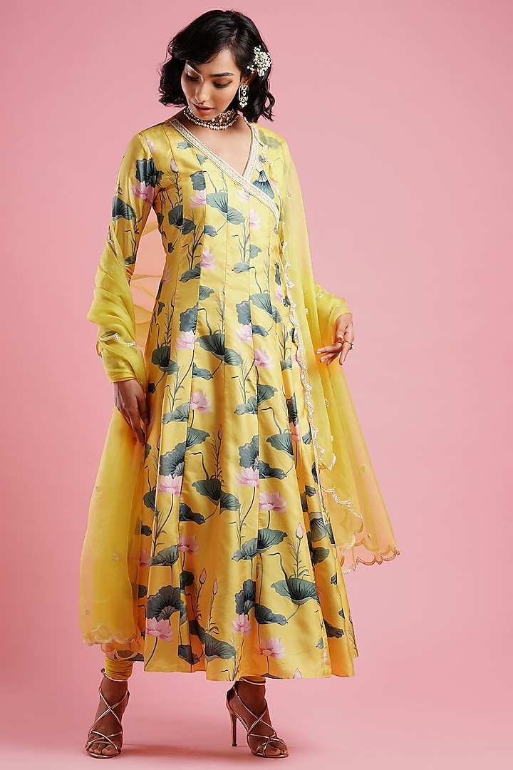 Yellow Printed Kurta Set by Aayushi Maniar