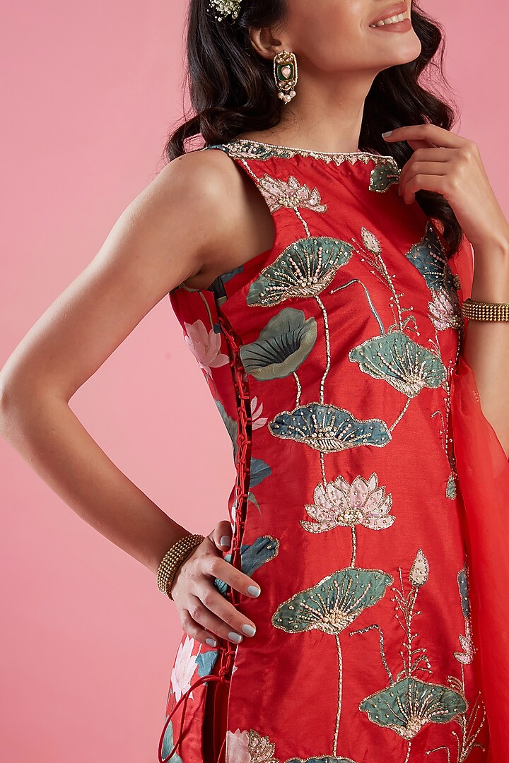 Red Printed Tunic Set by Aayushi Maniar at Pernia's Pop Up Shop