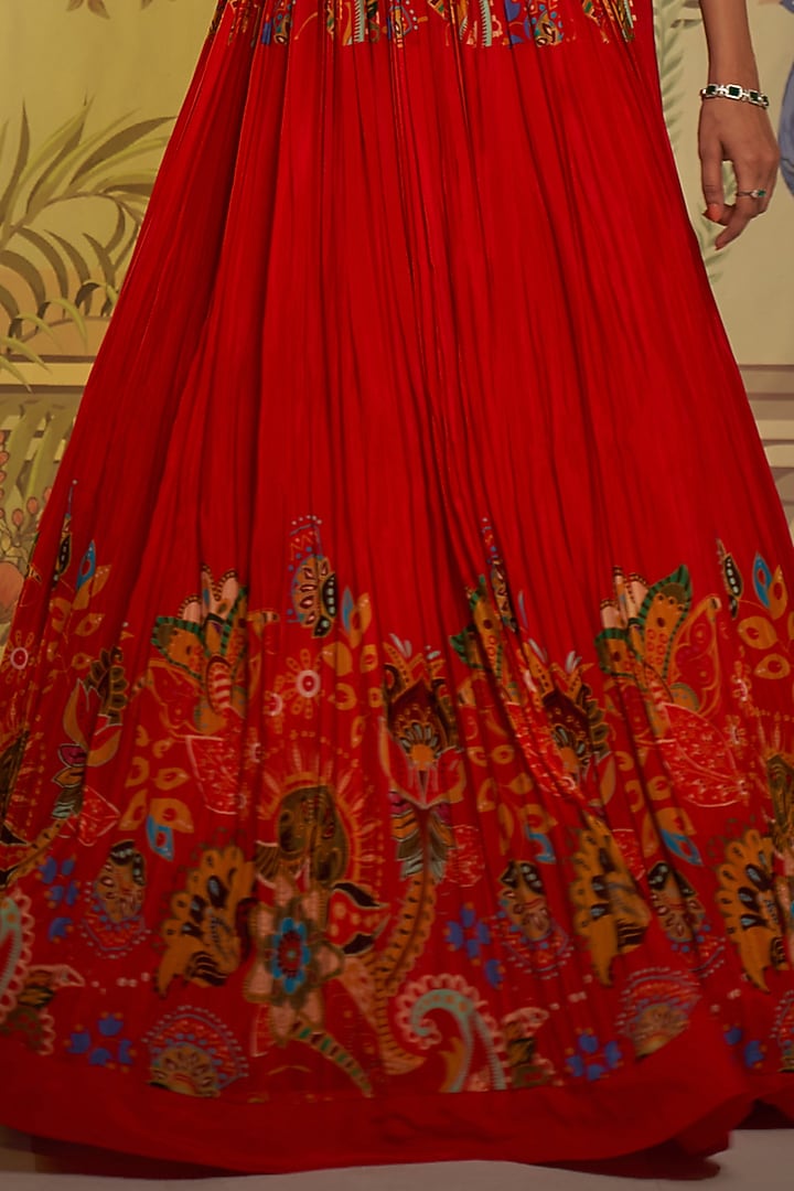 Red Crepe Silk Embroidered Wedding Anarkali Set by Aayushi Maniar at Pernia's Pop Up Shop