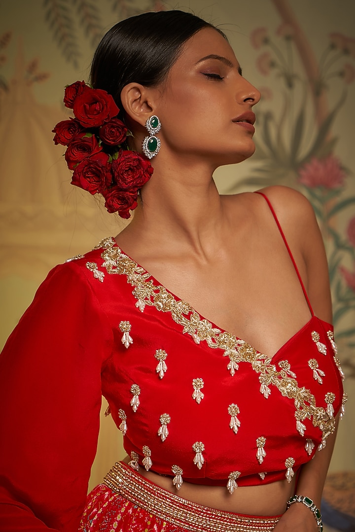 Red Crepe Silk Hand Embroidered Wedding Lehenga Set by Aayushi Maniar at Pernia's Pop Up Shop
