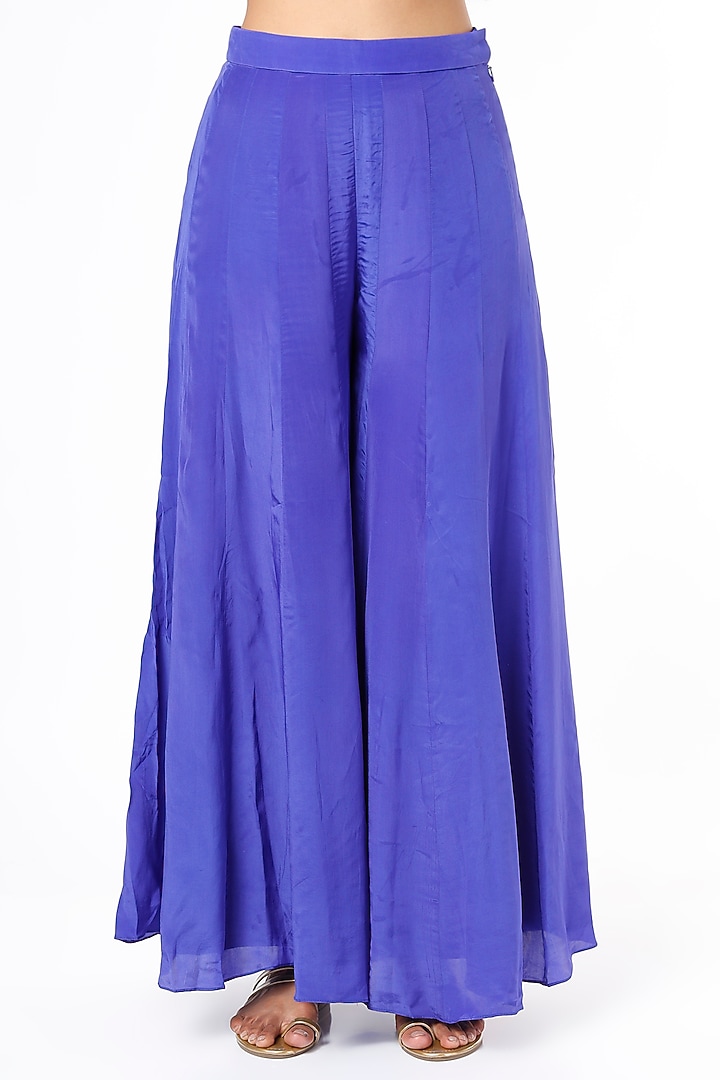 Purple Crepe Silk Gharara Set by Aayushi Maniar at Pernia's Pop Up Shop