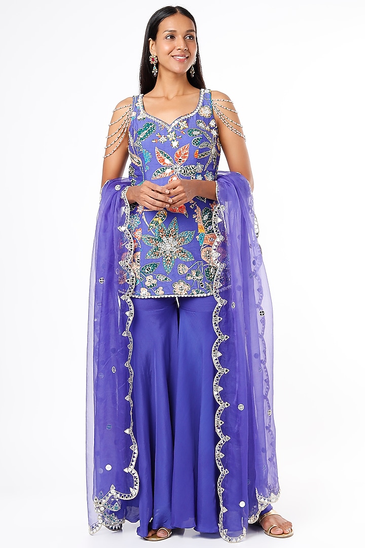 Purple Raw Silk Embroidered Tunic Set by Aayushi Maniar at Pernia's Pop Up Shop
