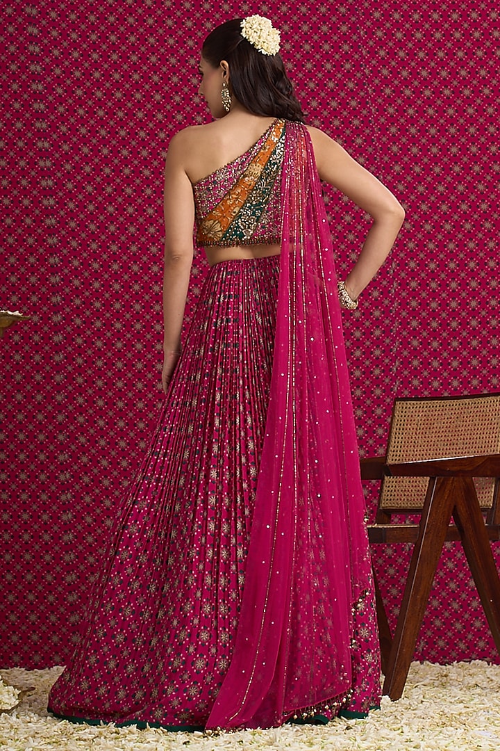 Pink Mul Silk Hand Embroidered Wedding Lehenga Set by Aayushi Maniar at Pernia's Pop Up Shop