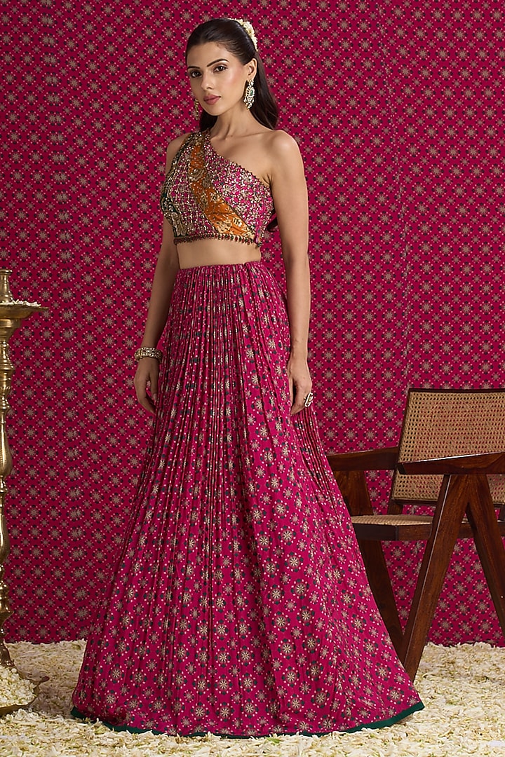 Pink Mul Silk Hand Embroidered Wedding Lehenga Set by Aayushi Maniar at Pernia's Pop Up Shop