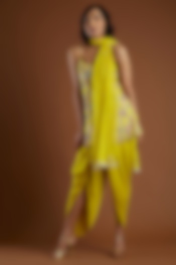 Yellow Embroidered Tunic Set by Aayushi Maniar