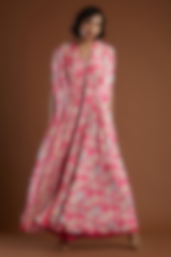 Pink Embroidered Cape Set by Aayushi Maniar