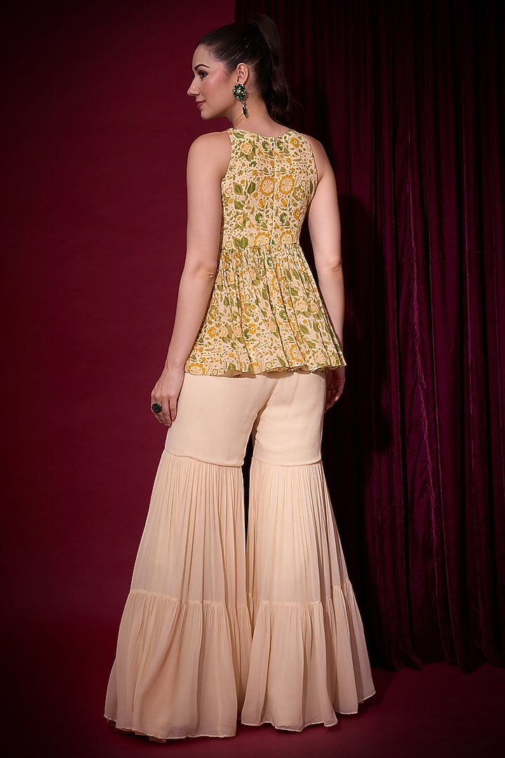 Off-White Georgette Gharara Set by Aayushi Maniar at Pernia's Pop Up Shop