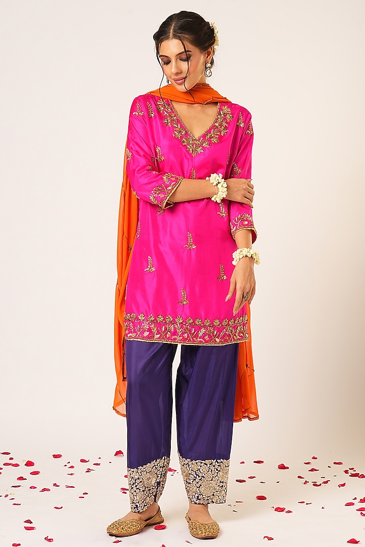 Rani Pink Silk Hand Embroidered Tunic Set by Aayushi Maniar at Pernia's Pop Up Shop