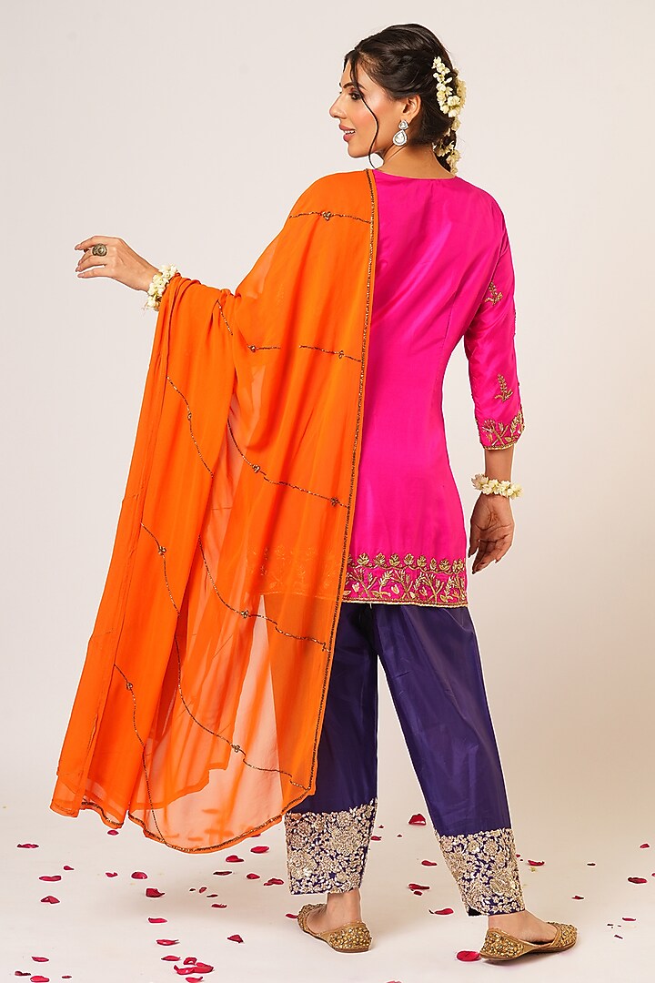Rani Pink Silk Hand Embroidered Tunic Set by Aayushi Maniar at Pernia's Pop Up Shop