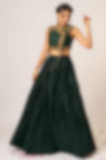 Emerald Green Raw Silk Wedding Lehenga Set by Aayushi Maniar at Pernia's Pop Up Shop