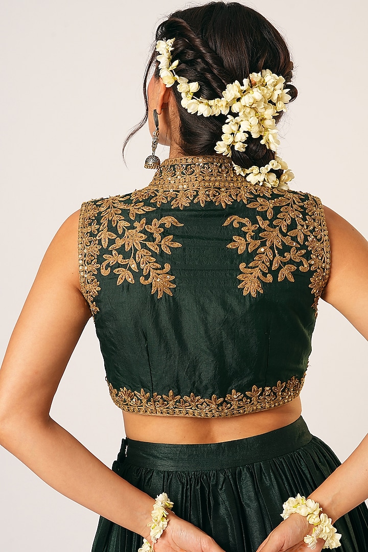 Emerald Green Raw Silk Wedding Lehenga Set by Aayushi Maniar at Pernia's Pop Up Shop