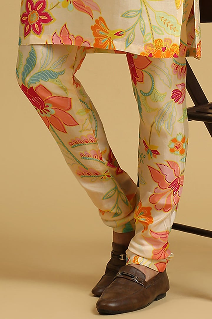 Aqua Raw Silk Hand Embroidered Bundi Jacket Set by Ayushi Maniar Men at Pernia's Pop Up Shop