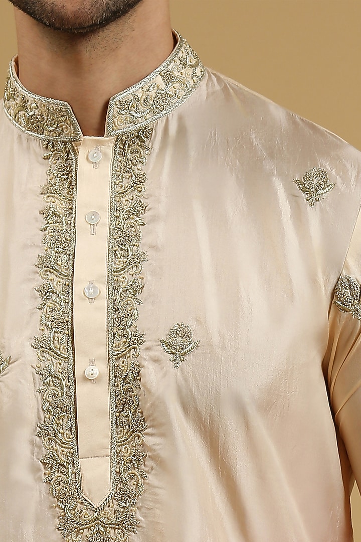 Ombre Pink Silk Hand Embroidered Kurta Set by Ayushi Maniar Men at Pernia's Pop Up Shop