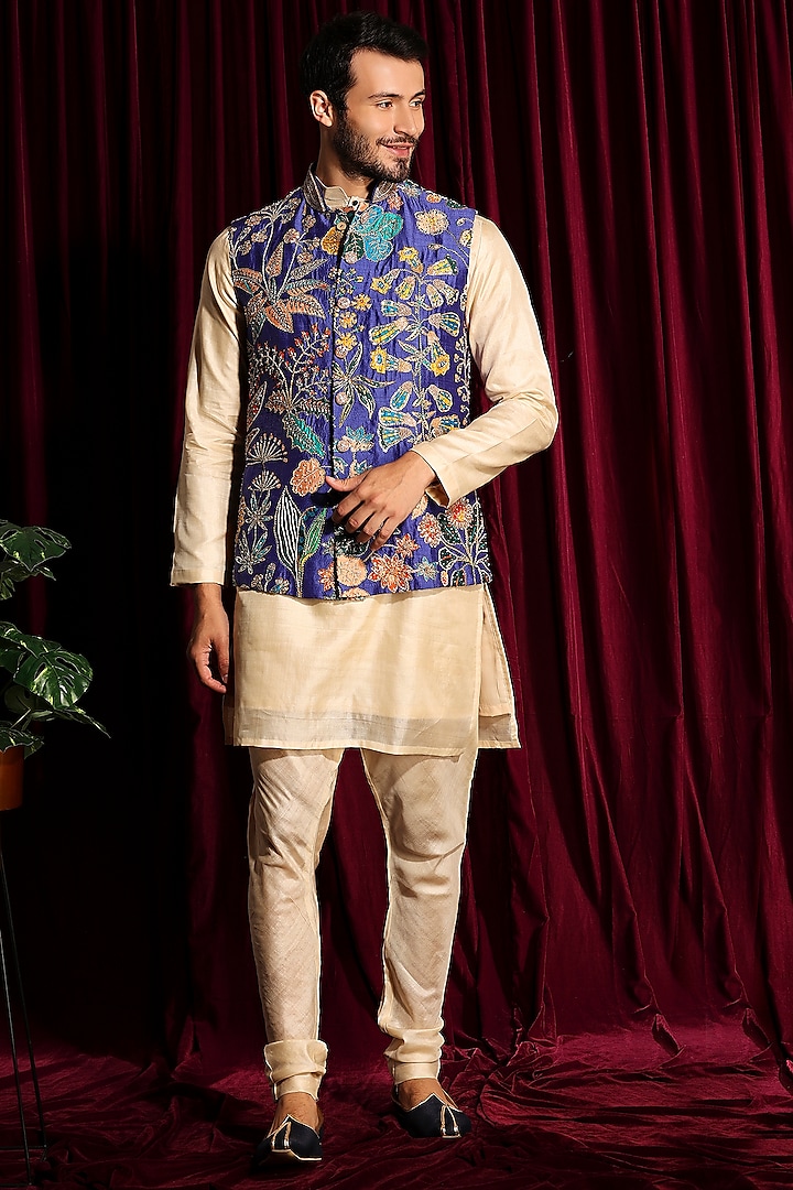 Off-White Kurta Set With Hand Embroidered Bundi Jacket by Ayushi Maniar Men