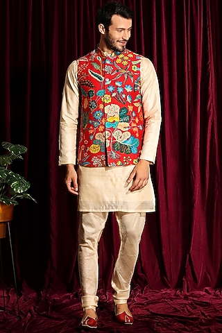 Red Raw Silk Printed Bundi Jacket Set by Ayushi Maniar Men