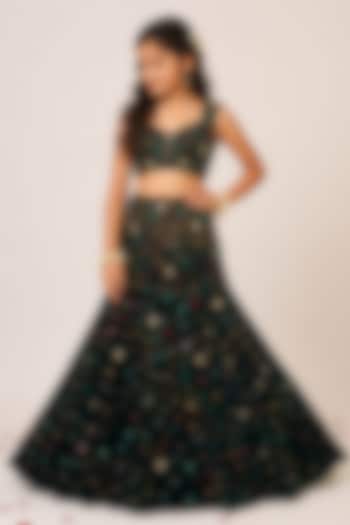 Emerald Green Velvet Hand Embroidered Lehenga Set For Girls by Aayushi Maniar Kids at Pernia's Pop Up Shop