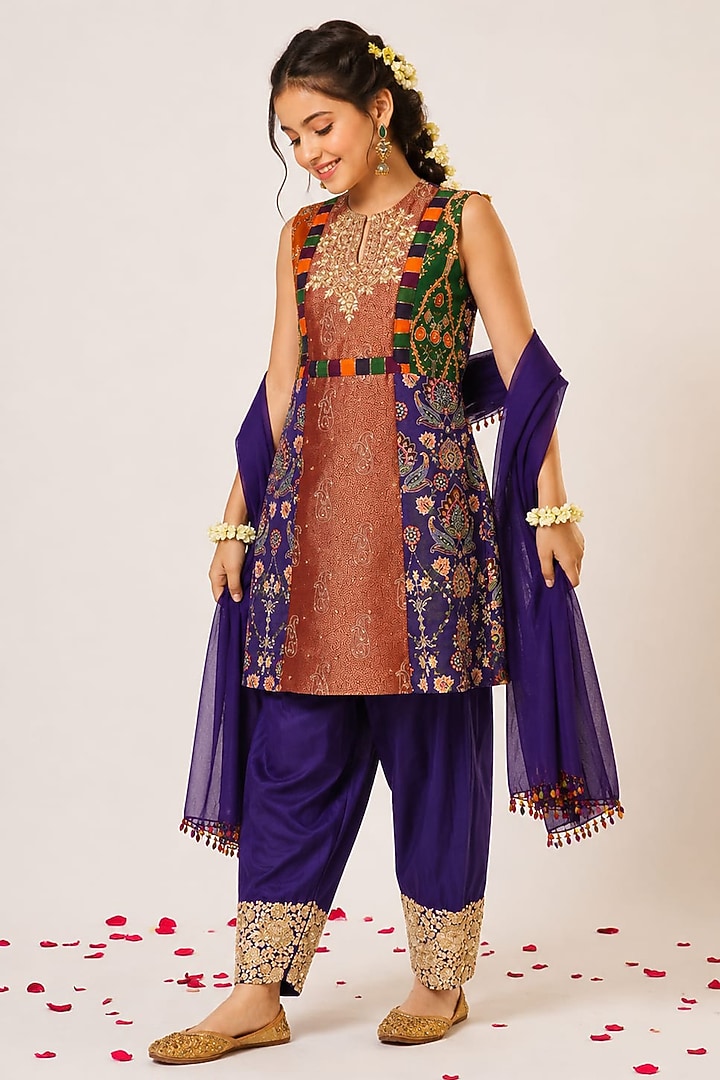 Purple Organza Tissue Hand Embroidered Tunic Set For Girls by Aayushi Maniar Kids at Pernia's Pop Up Shop