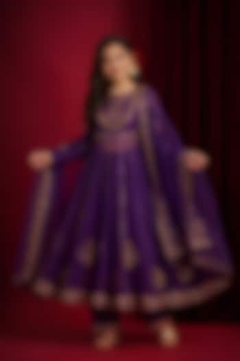 Purple Raw Silk Hand Embroidered Anarkali Set For Girls by Aayushi Maniar Kids at Pernia's Pop Up Shop