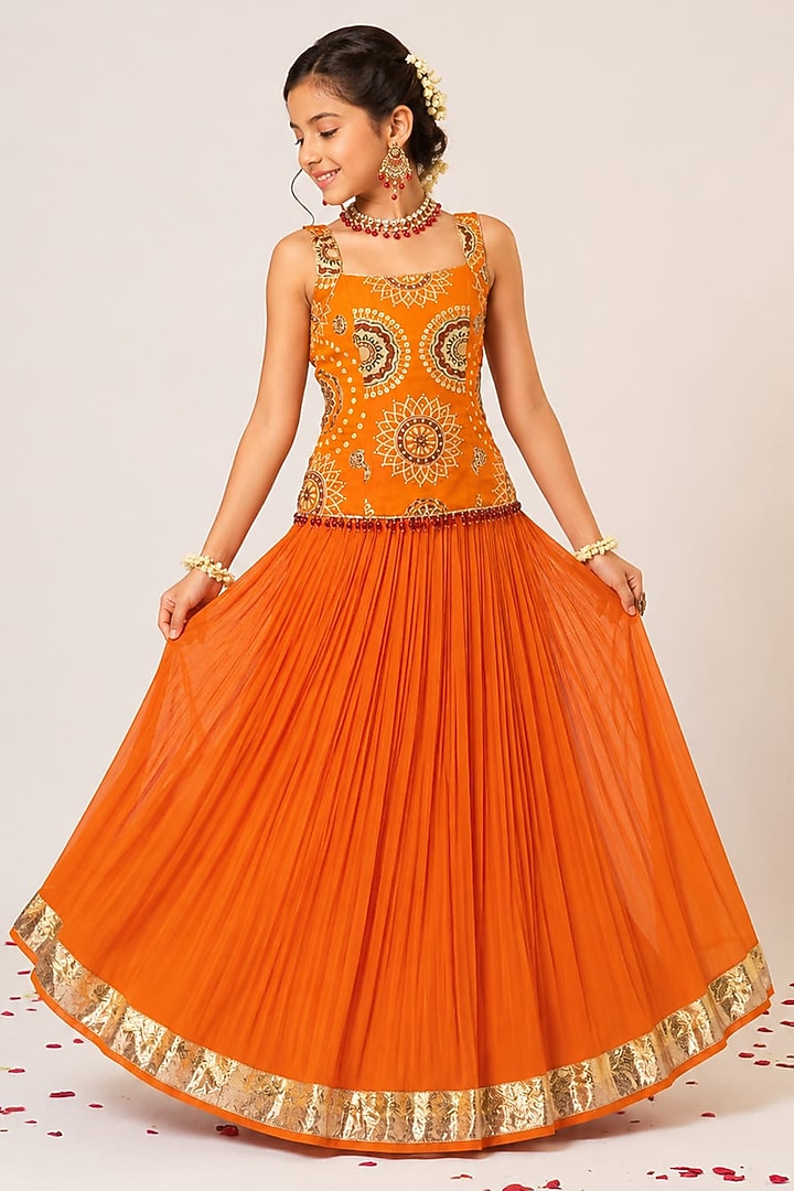 Orange Georgette Hand Embroidered Lehenga Set For Girls by Aayushi Maniar Kids at Pernia's Pop Up Shop
