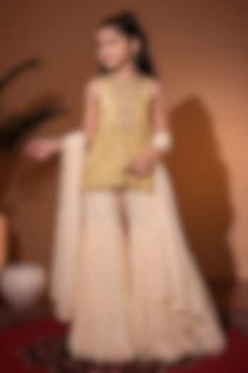 Off-White Georgette Gharara Set For Girls by Aayushi Maniar Kids at Pernia's Pop Up Shop