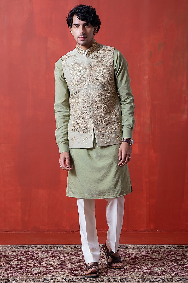 Green Silk Hand Embroidered Bundi Jacket Set by AYUSH JAIN at Pernia's Pop Up Shop