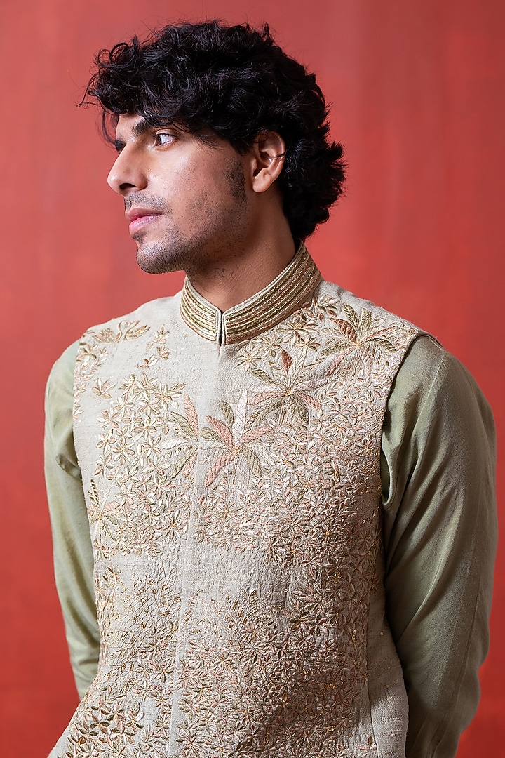 Green Silk Hand Embroidered Bundi Jacket Set by AYUSH JAIN at Pernia's Pop Up Shop