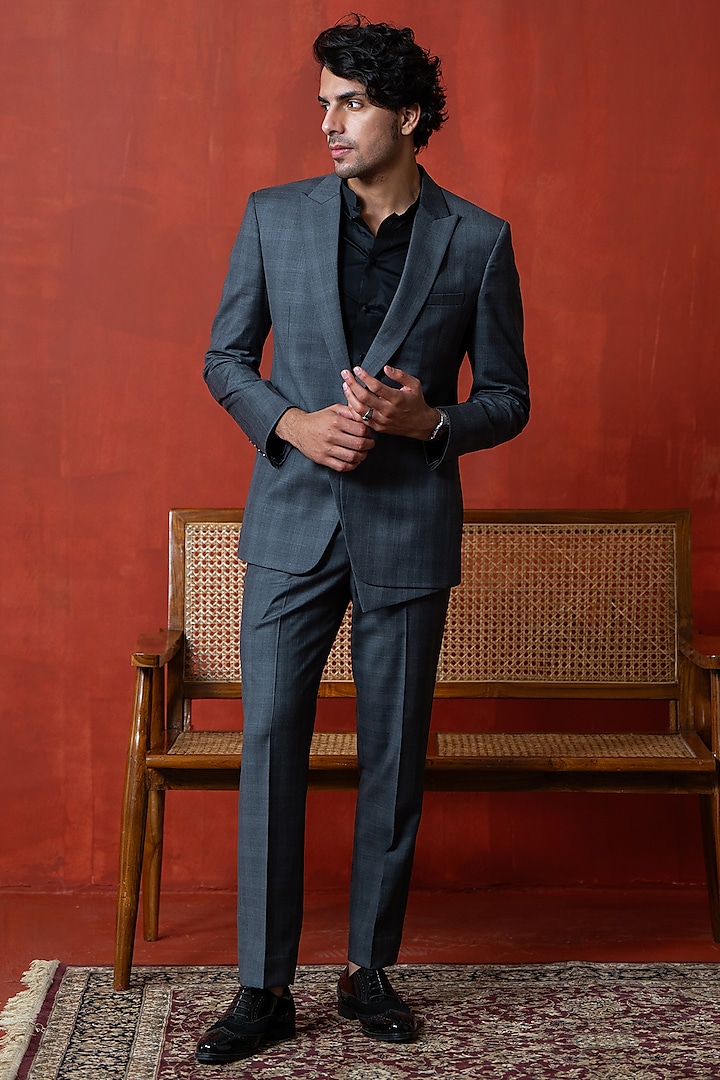 Grey Suiting Blazer Set by AYUSH JAIN