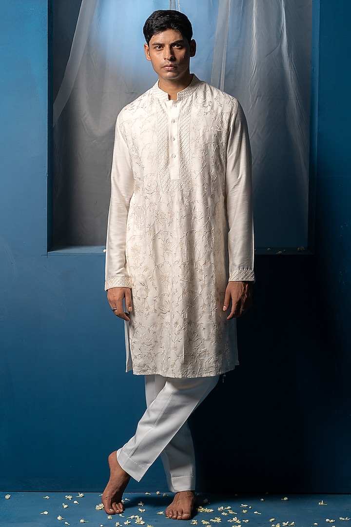 Off-White Cotton Silk Floral Jaal Embroidered Kurta by AYUSH JAIN at Pernia's Pop Up Shop