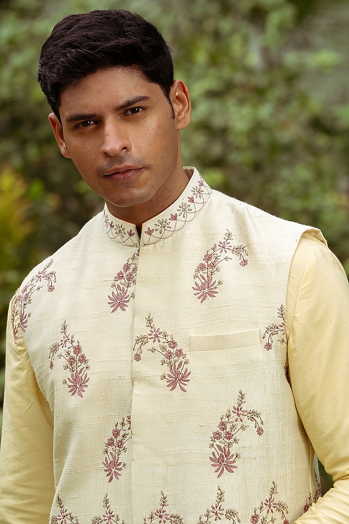 Light Golden Green Silk Hand Embroidered Bundi Jacket by AYUSH JAIN at Pernia's Pop Up Shop