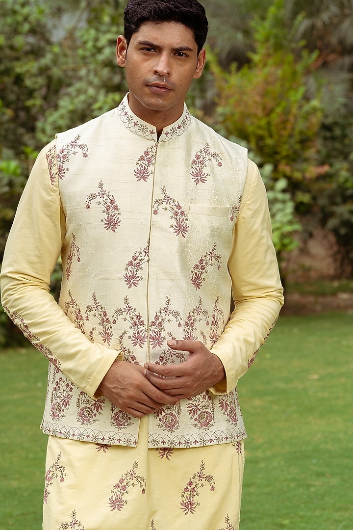 Light Golden Green Silk Hand Embroidered Bundi Jacket by AYUSH JAIN at Pernia's Pop Up Shop