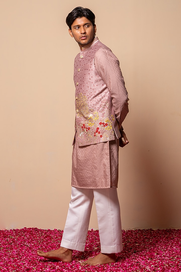 Dull Pink Silk Floral Hand Embroidered Bundi Jacket by AYUSH JAIN at Pernia's Pop Up Shop