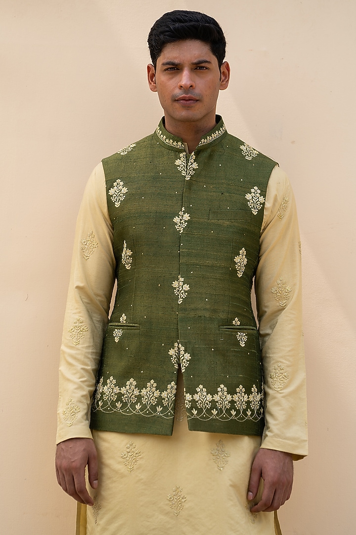 Green Silk & Cotton Silk Hand Embroidered Bundi Jacket Set by AYUSH JAIN at Pernia's Pop Up Shop
