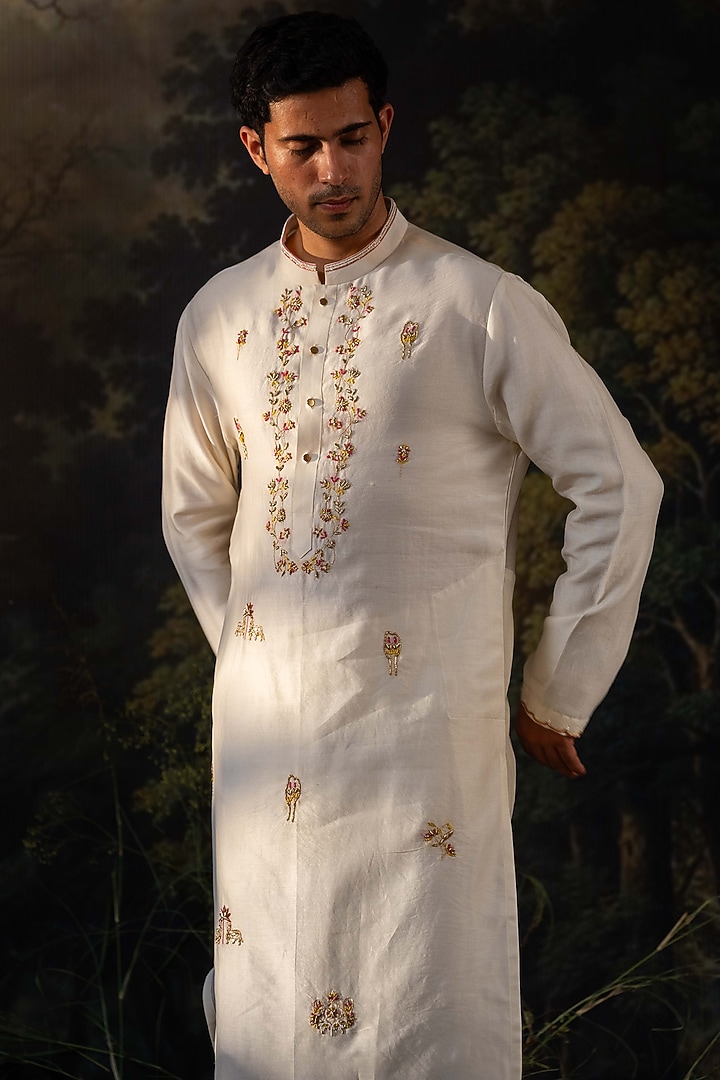 Ivory Silk Chanderi & Cotton Silk Embroidered Kurta Set by AYUSH JAIN at Pernia's Pop Up Shop