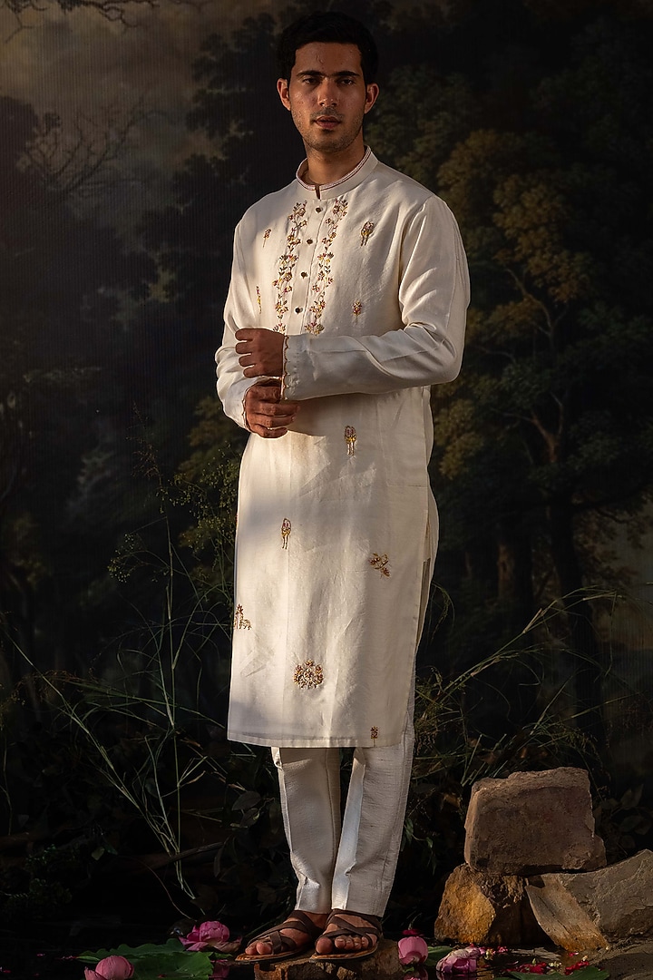 Ivory Silk Chanderi & Cotton Silk Embroidered Kurta Set by AYUSH JAIN at Pernia's Pop Up Shop