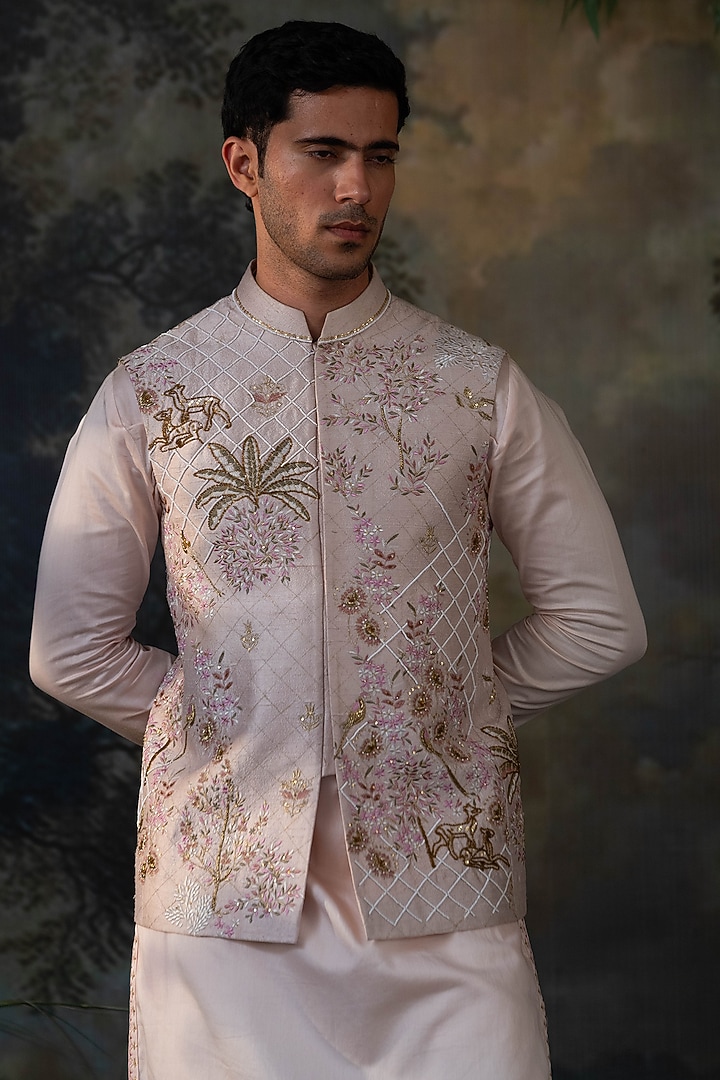 Blush Pink Silk Blend Hand Embroidered Bundi Jacket Set by AYUSH JAIN at Pernia's Pop Up Shop