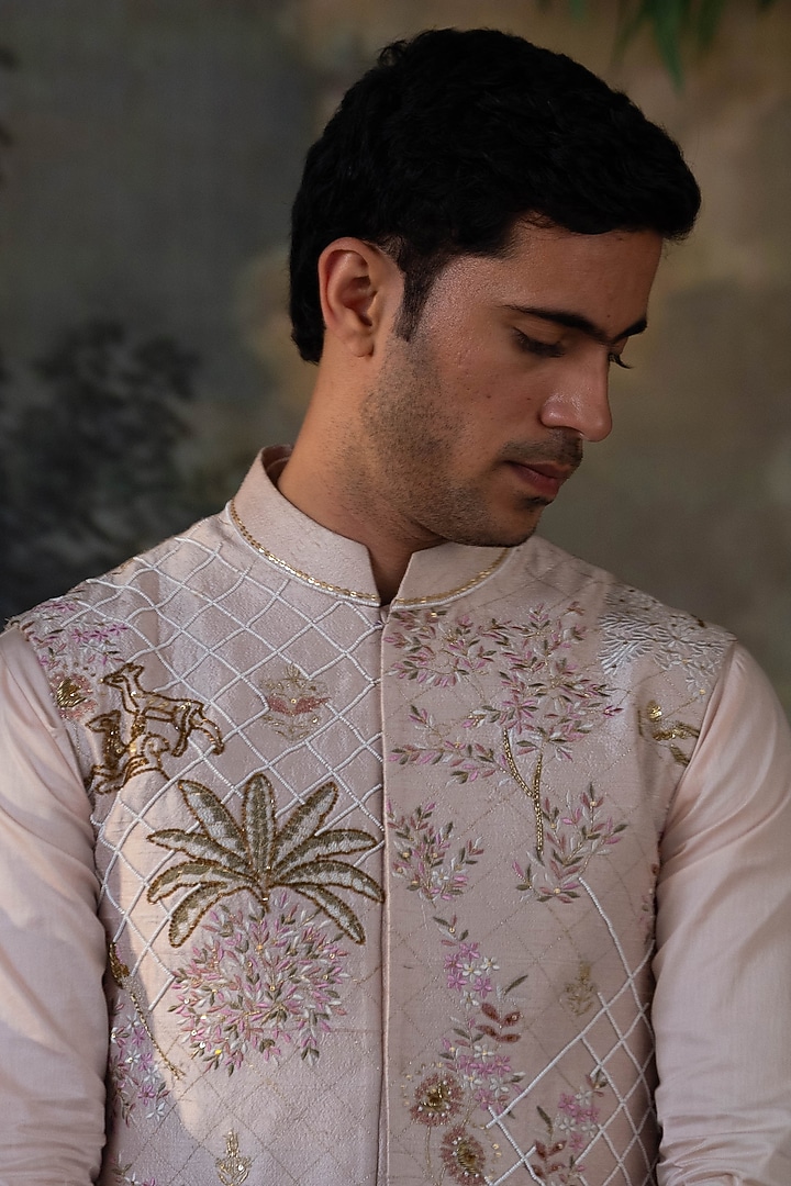 Blush Pink Silk Blend Hand Embroidered Bundi Jacket Set by AYUSH JAIN at Pernia's Pop Up Shop