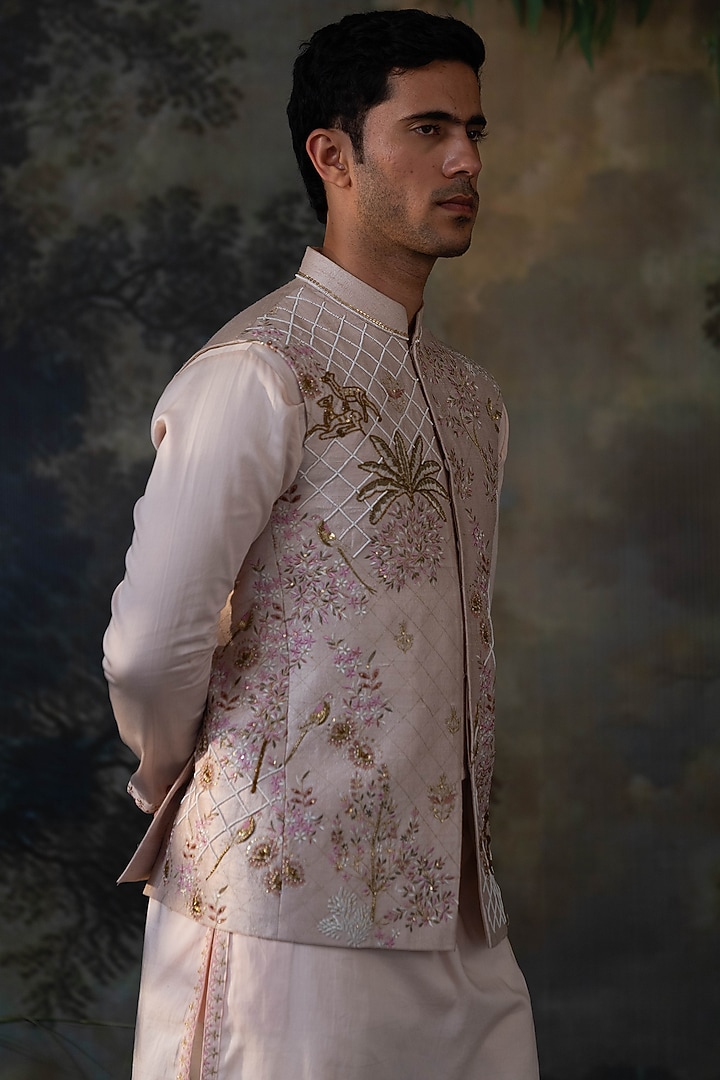 Blush Pink Silk Blend Hand Embroidered Bundi Jacket Set by AYUSH JAIN at Pernia's Pop Up Shop