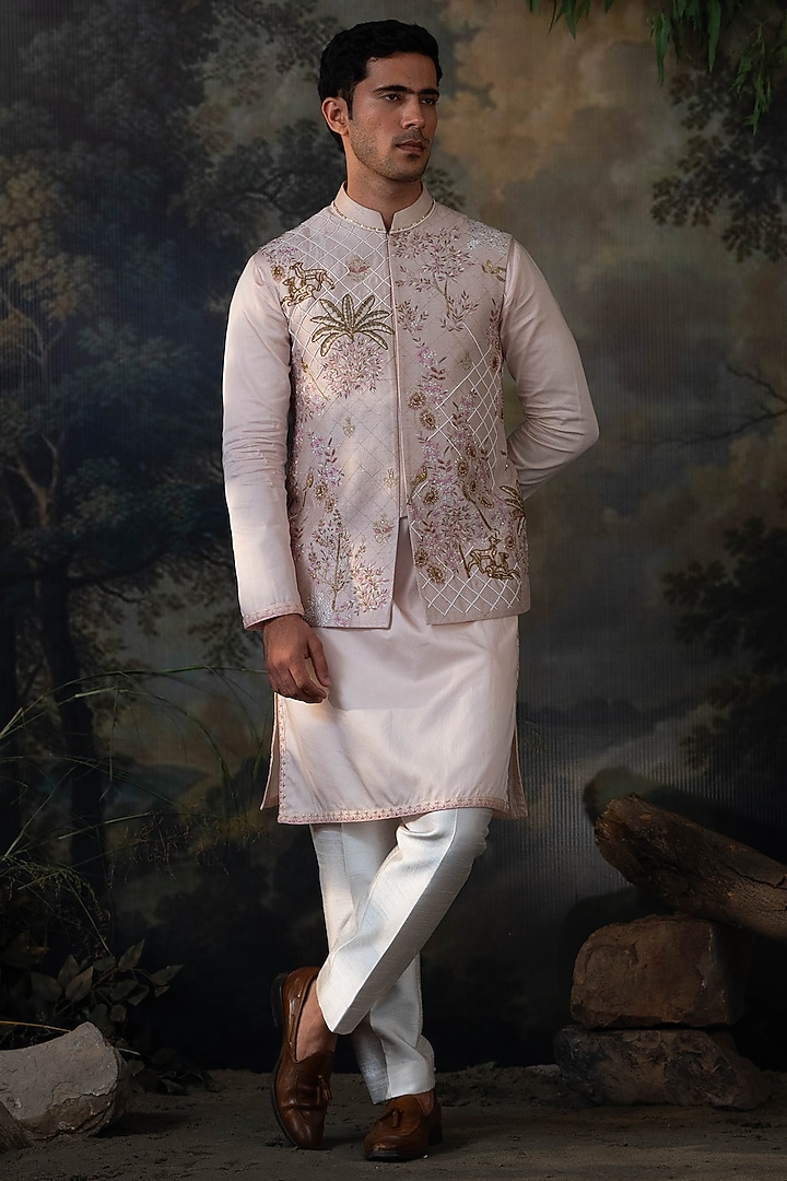 Blush Pink Silk Blend Hand Embroidered Bundi Jacket Set by AYUSH JAIN at Pernia's Pop Up Shop