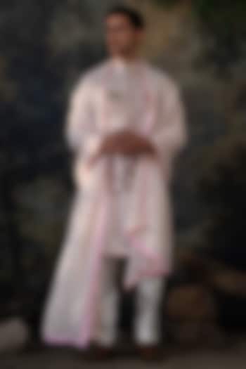 Blush Pink Silk Blend Hand Embroidered Bundi Jacket Set by AYUSH JAIN at Pernia's Pop Up Shop