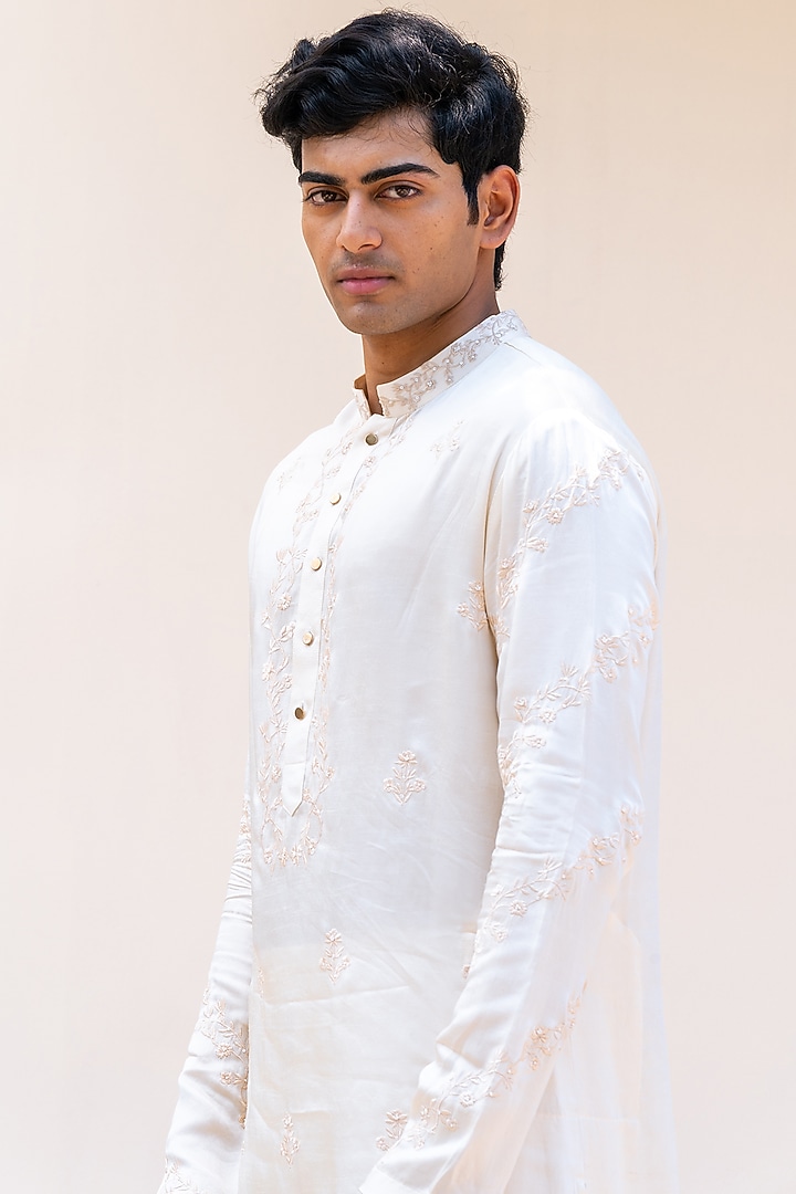 Ivory Linen Satin Resham Embroidered Kurta by AYUSH JAIN at Pernia's Pop Up Shop