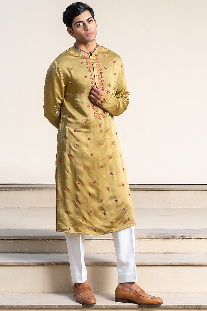Mehendi Green Linen Satin Thread Embroidered Kurta by AYUSH JAIN at Pernia's Pop Up Shop