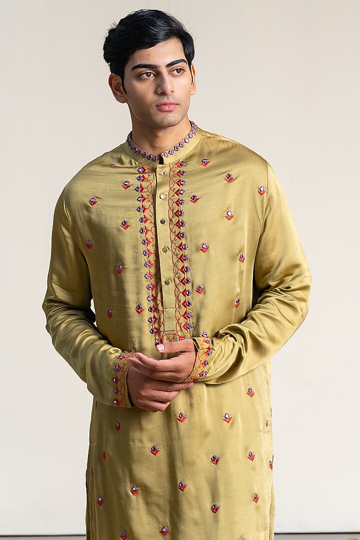 Mehendi Green Linen Satin Thread Embroidered Kurta by AYUSH JAIN at Pernia's Pop Up Shop