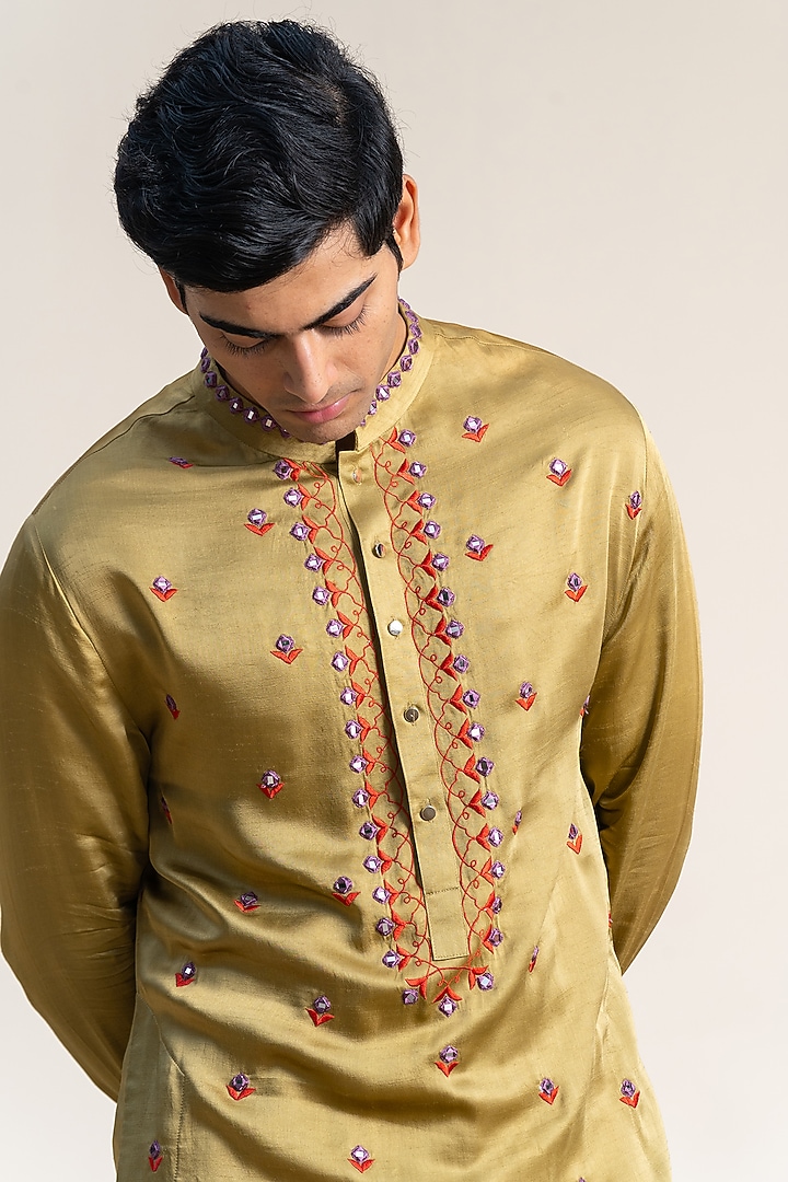Mehendi Green Linen Satin Thread Embroidered Kurta by AYUSH JAIN at Pernia's Pop Up Shop