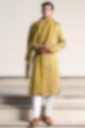 Mehendi Green Linen Satin Thread Embroidered Kurta by AYUSH JAIN at Pernia's Pop Up Shop