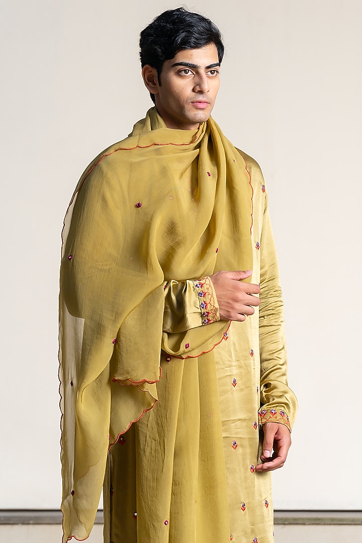 Mehendi Green Linen Satin Thread Embroidered Kurta by AYUSH JAIN at Pernia's Pop Up Shop
