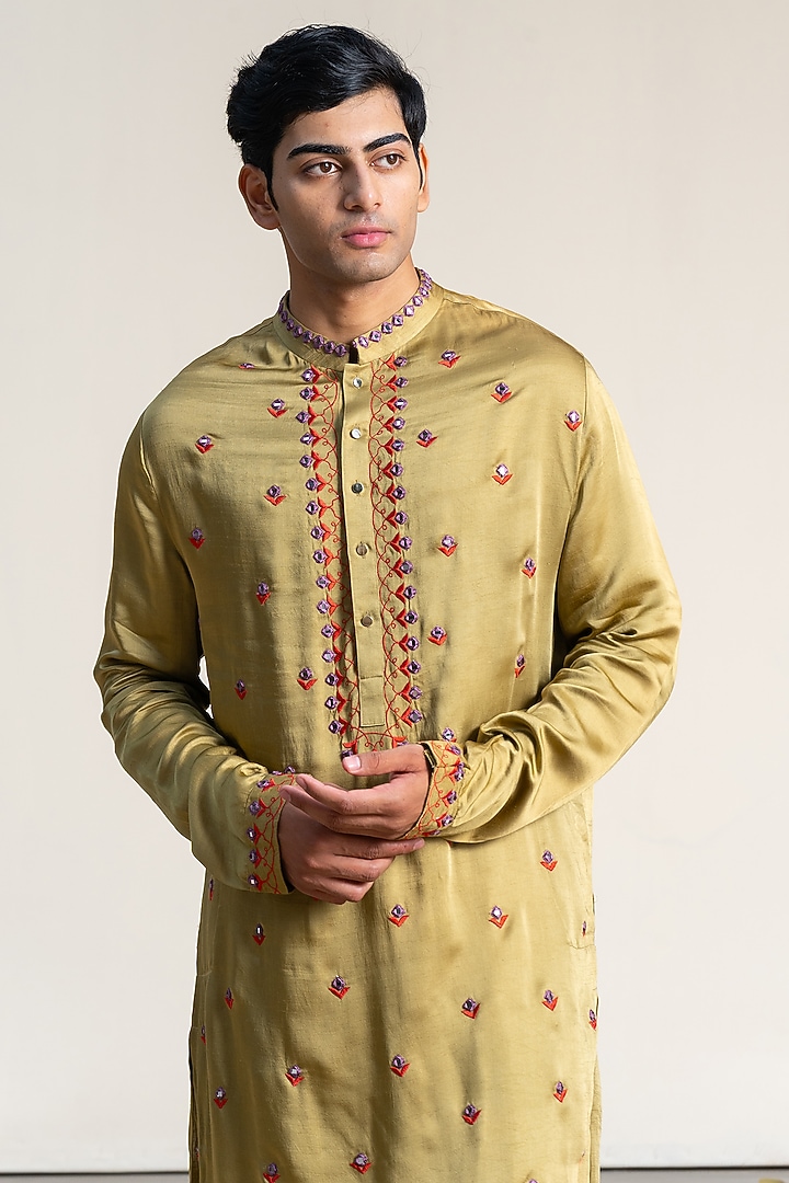 Mehendi Green Linen Satin Thread Embroidered Kurta by AYUSH JAIN at Pernia's Pop Up Shop