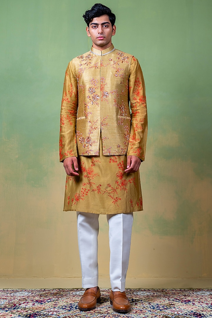 Green Raw Silk Thread Embroidered Bundi Jacket by AYUSH JAIN at Pernia's Pop Up Shop