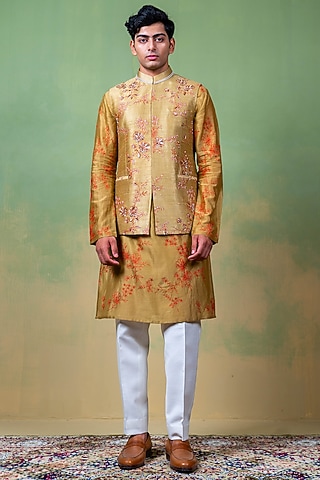 Green Raw Silk Thread Embroidered Bundi Jacket by AYUSH JAIN